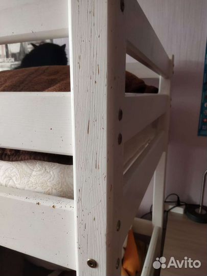 Двухъярусная кровать