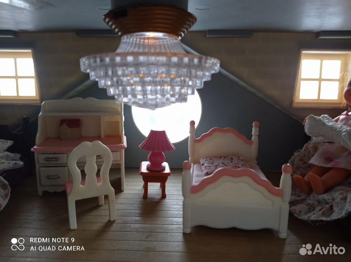 Игрушка дом со светом