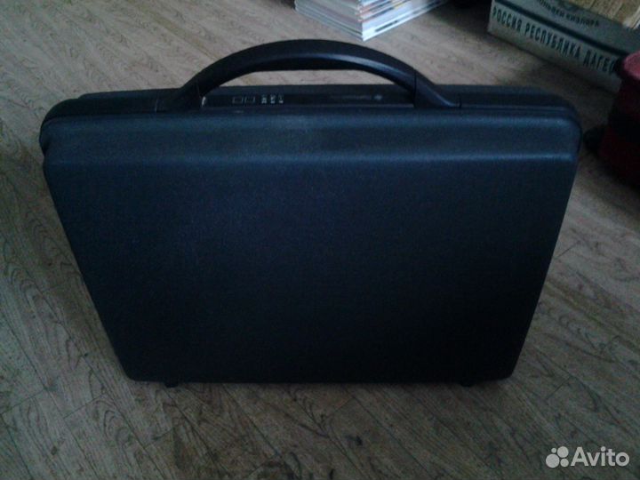 Дипломат пластиковый Samsonite