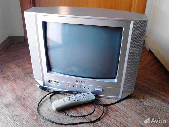 Телевизор samsung 37 см отличный