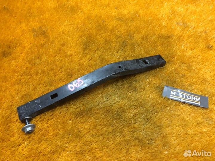 Крепление радиатора правое Audi A4 B8/8K cdnc 2009