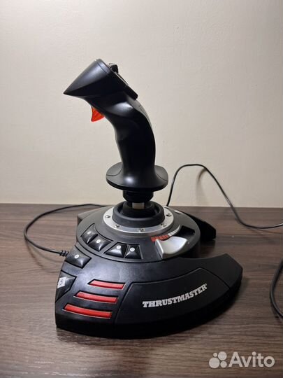 Игровой джойстик thrustmaster t-flight stick x