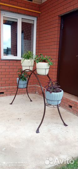 Подставка для цветов напольная металлическая