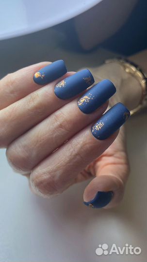 Модель на маникюр с покрытием гель лак