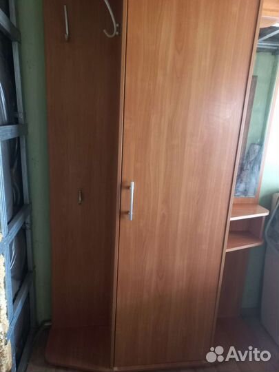 Шкаф