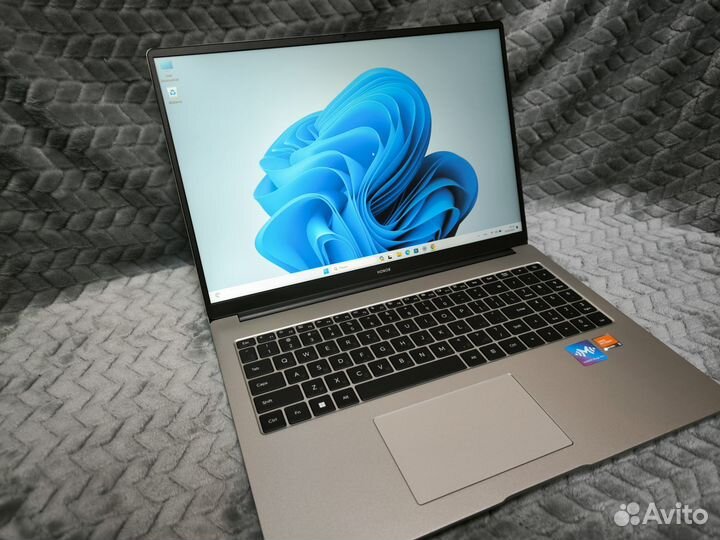 Honor magicbook x16 Ryzen 5 7640HS/ 16 Гб/ 512 SSD