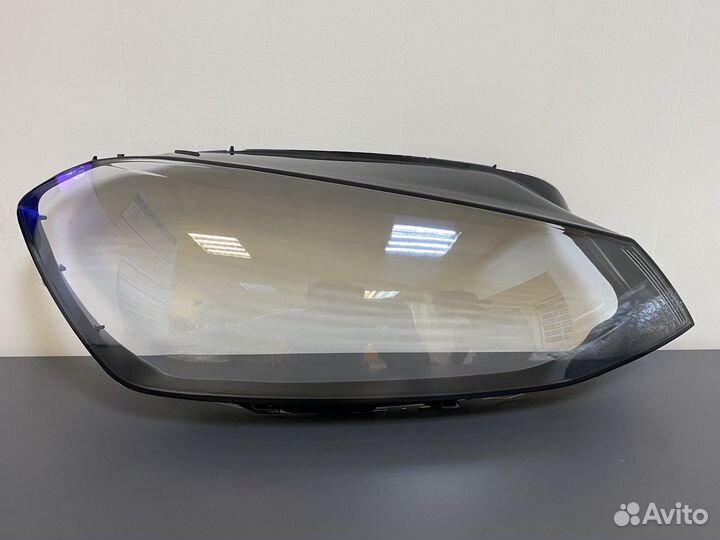 Стекло фары Volkswagen Golf 7 2012-2017