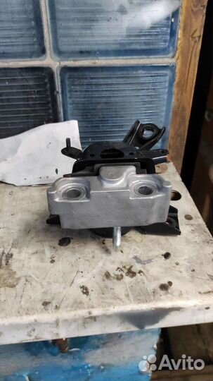 Подушка двигателя гидравлическая Toyota rav4