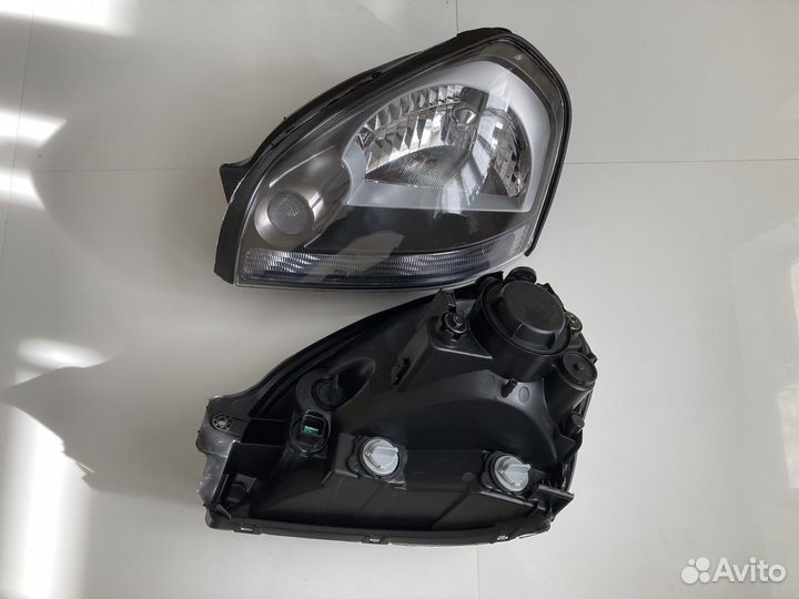 Фара (комплект) Hyundai Tucson 2004-2009
