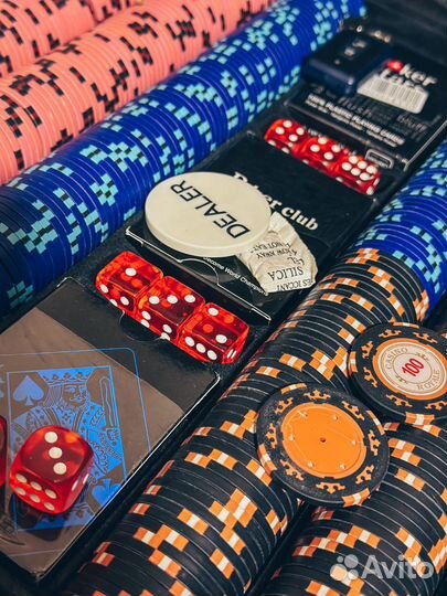Сукно для покера, фишки для покера, кейсы
