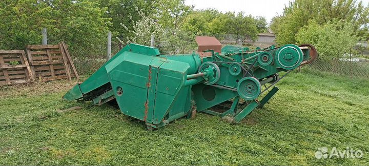 Жатка кукурузная кмд-6