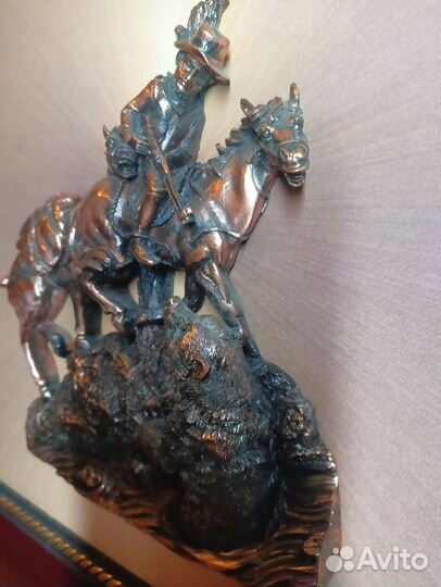 Панно с металлическим барельефом 