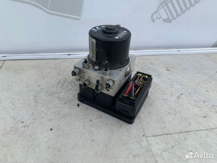 Блок abs dsc Bmw 3 E90 34526772214