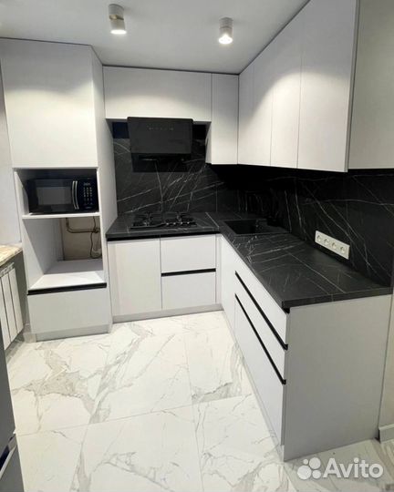 Кухня на заказ с современным дизайном