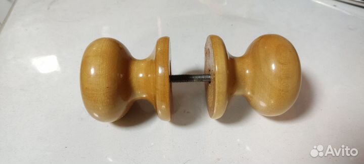 Дверные ручки деревянные