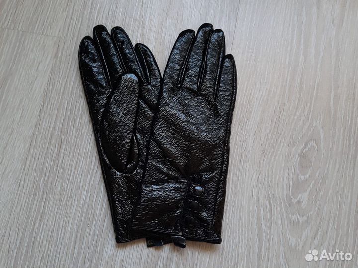 Перчатки лаковые новые