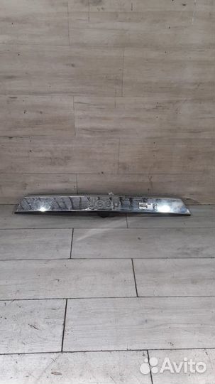 Накладка крышки багажника Jeep Grand Cherokee Wk2