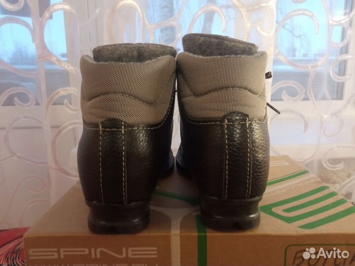 Лыжные ботинки spine