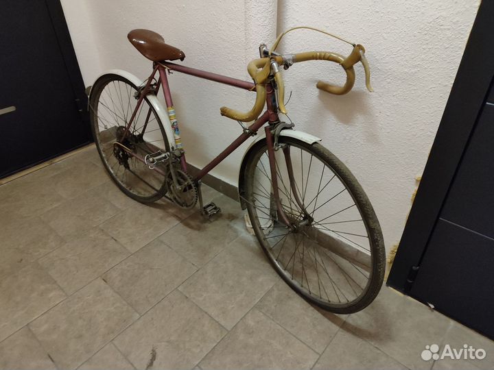 Шоссейный велосипед старт шоссе