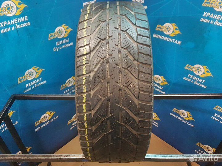 Tigar Winter 215/45 R17