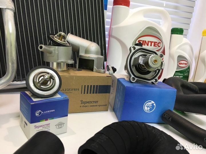 Радиатор охлаждения Land Rover Range Rover III (02) 4.2i/4.4i