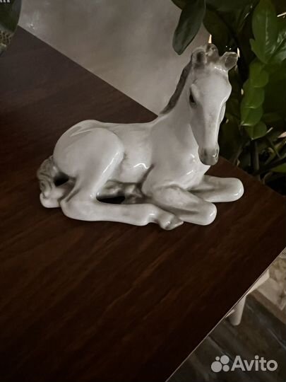 Фарфоровый конь