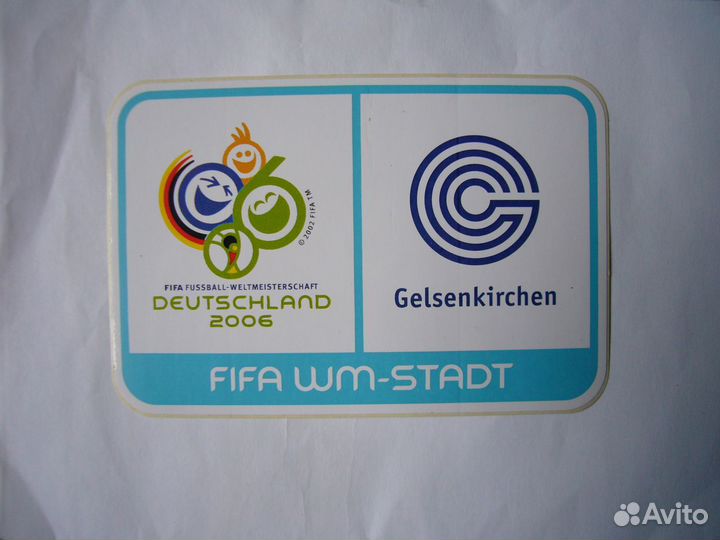 Наклейки футбольные,открытки,значки