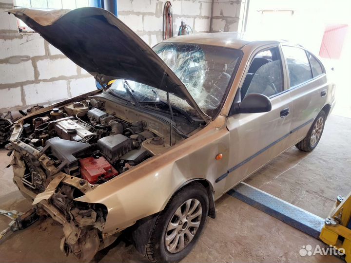 Разбираю на запчасти Hyundai Accent 2