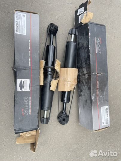 Амортизаторы перед Lexus LX, Toyota Land Cruiser