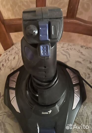 Джойстик genius