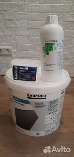 Karcher Puzzi 10/1 и комплект для химчистки мебели