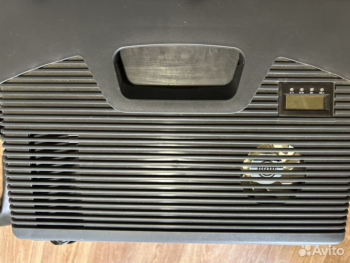 Автомобильный холодильник Ezetil E27 LCD