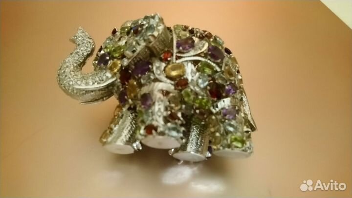 Серебряный слоник с полудрагоценнми камнями