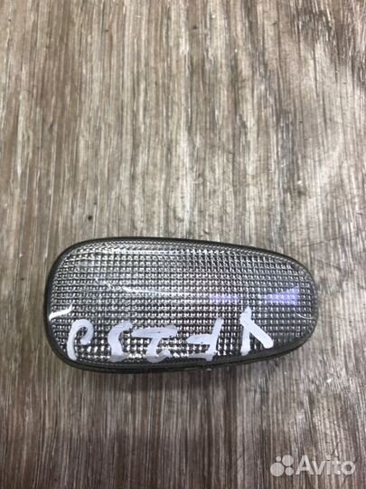 Повторитель поворота передний правый Opel Zafira A