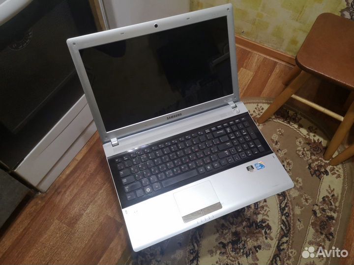 Ноутбук Samsung RV511 на i5