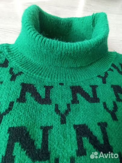 Свитер женский