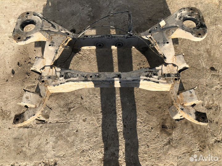 Балка задняя / подрамник задний (Infiniti QX56)