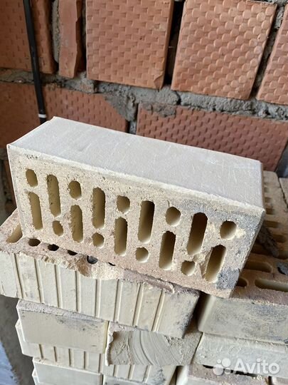 Кирпичи белые, облицовочные