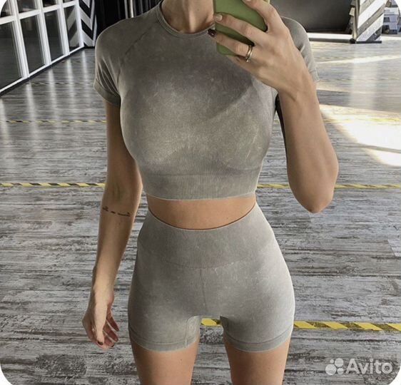 Костюм для йоги и фитнеса