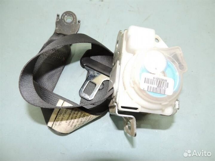 Ремень безопасности задний центральный Mitsubish