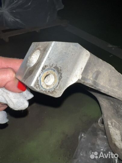 Поворотный кулак range rover sport левый