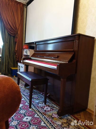 Пианино акустическое Essex by Steinway EUP-123FL