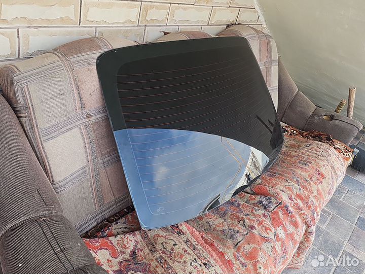 Заднее лобавое стекло на Киа Рио 4 87110H0000