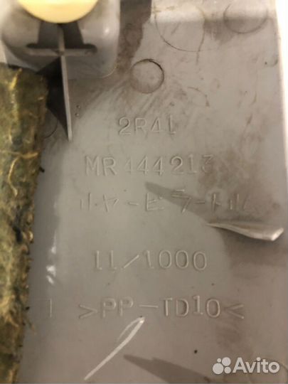 Обшивка задней стойки mitsubishi lancer 9 1.6 МКПП