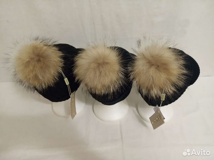 Новая шапка кепка с козырьком бейсболка зимняя