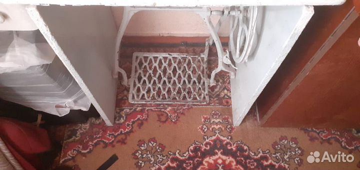 Швейная машинка Зингер