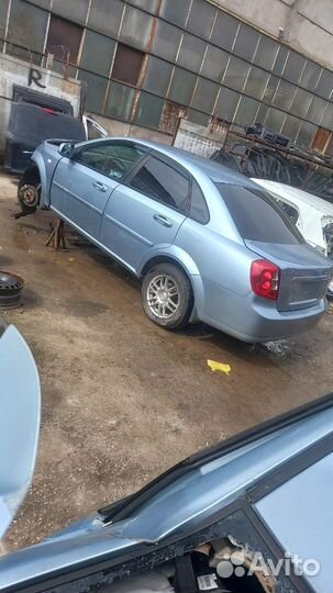 В разборе Деу Джентра двигатель 1.5 B15D2 АКПП 201