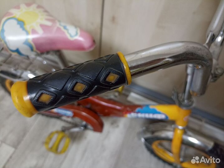 Велосипед 12 дюймов с доп. колесами