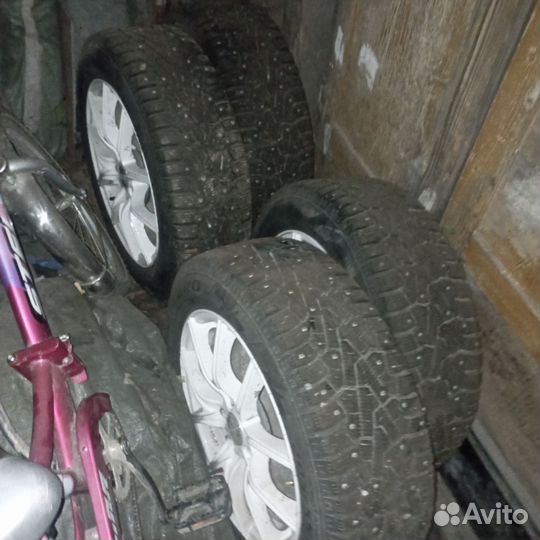 Pirelli Ice Zero 205/55 R16