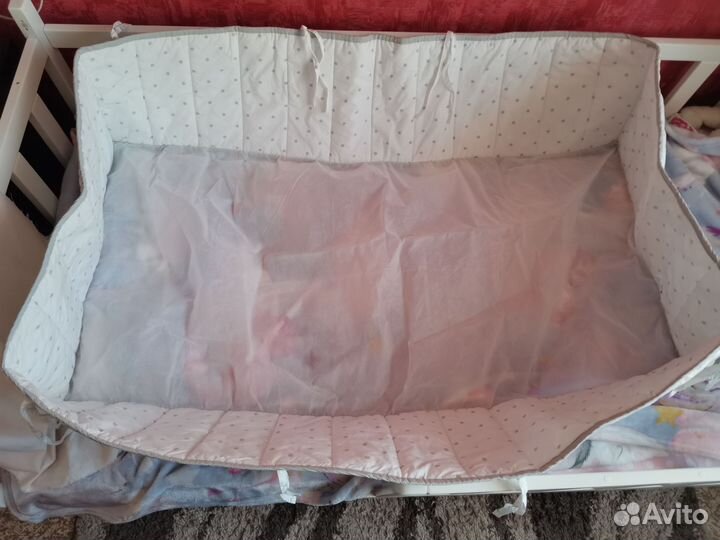 Мягкий бортик в кроватку